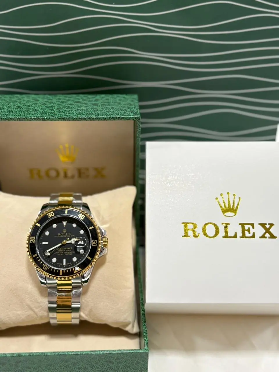 Rolex Submariner Date watch with an Oystersteel and 18K yellow gold case and bracelet, featuring a black dial_2.webp