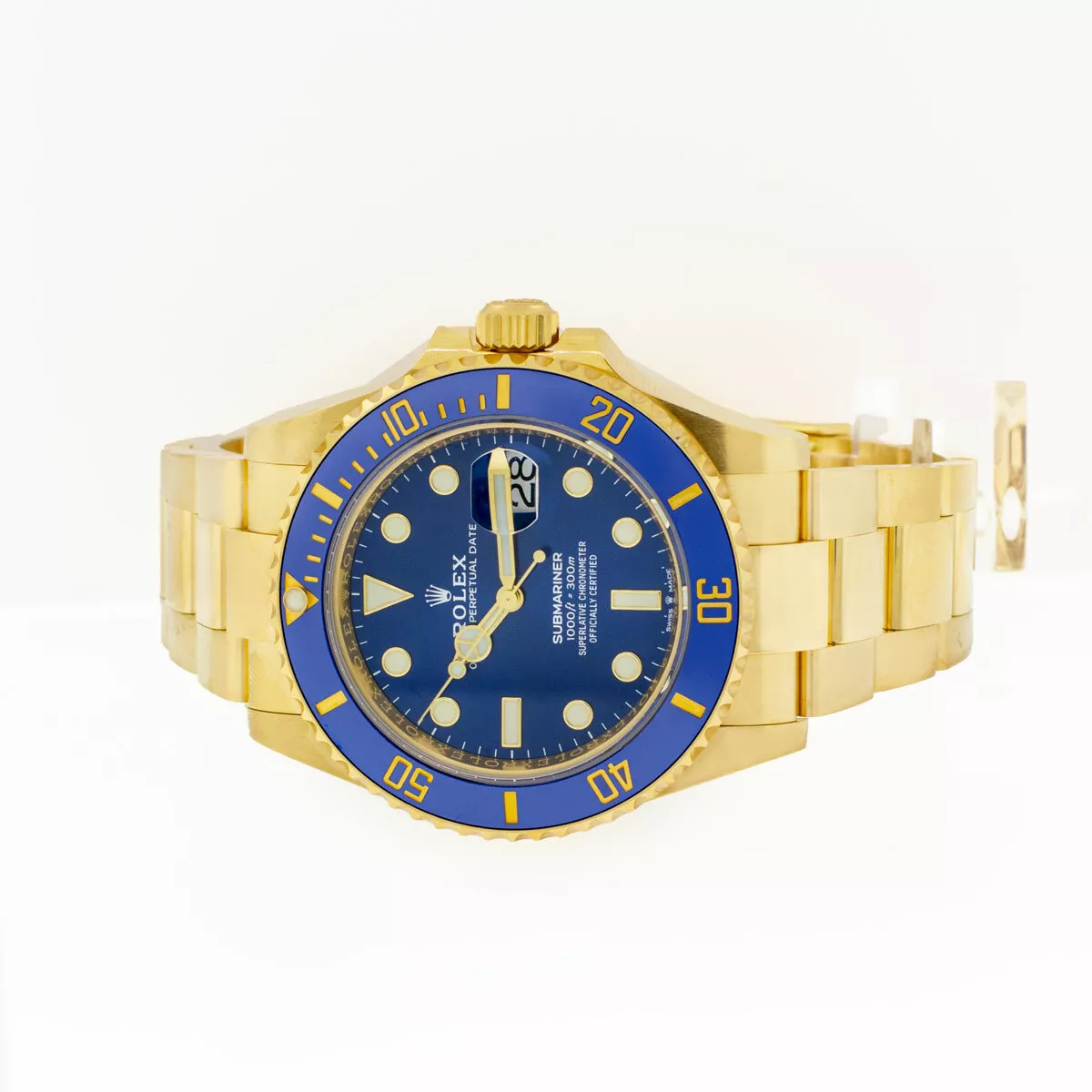 Rolex Submariner Date watch in 18k yellow gold with a blue dial_3.webp